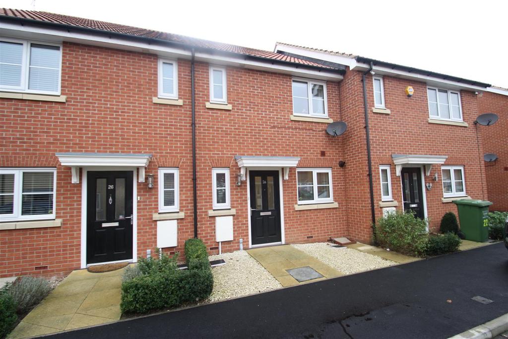 Montague Street, Basildon, Essex 2 bed terraced house £1,200 pcm (£