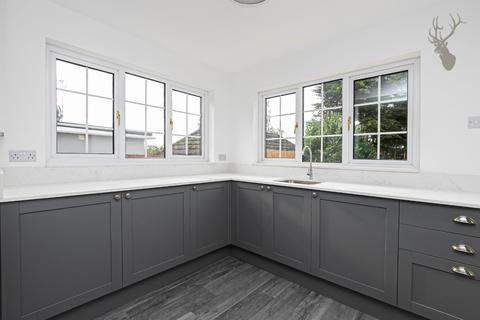 9 Pick Hill, Waltham Abbey, EN9 3LB