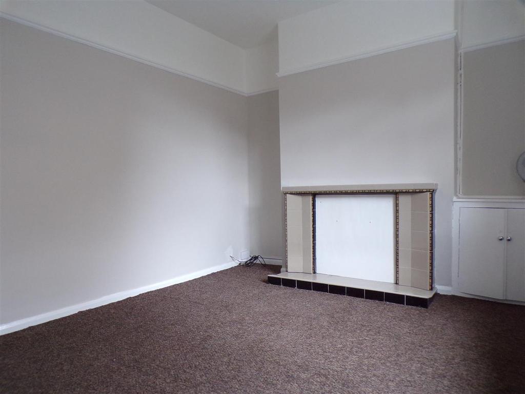 Conduit Street, Taibach 3 bed terraced house £595 pcm (£137 pw)