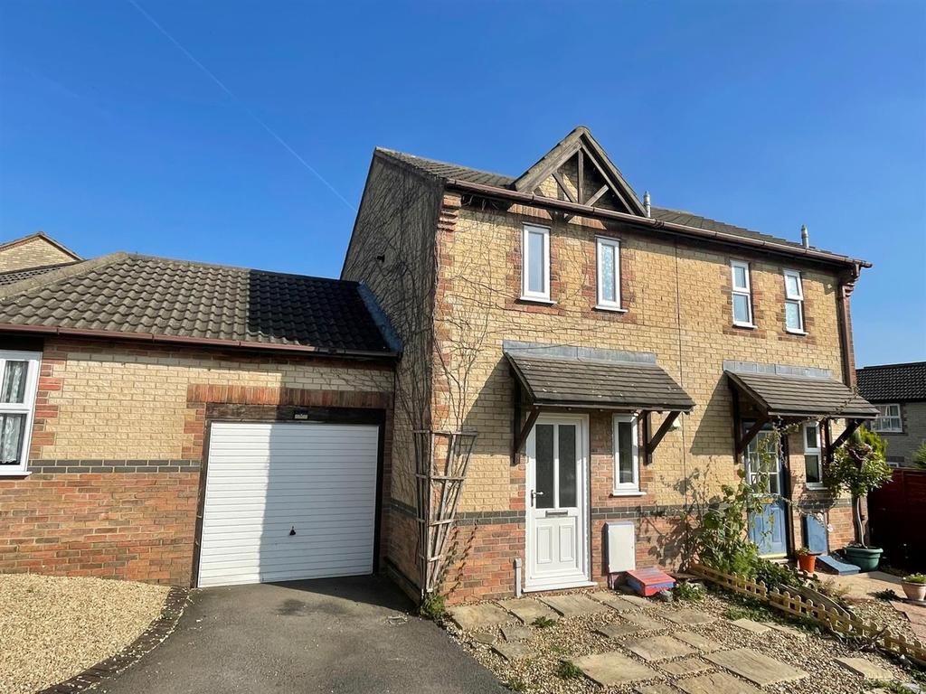 Swayne Close, Pewsham, Chippenham 1 bed terraced house £175,000