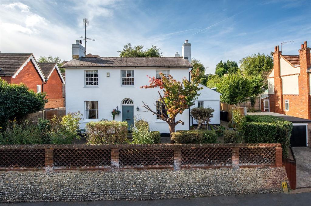 Vincent Lane, Dorking, Surrey, RH4 4 bed detached house £975,000