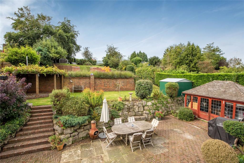 Vincent Lane, Dorking, Surrey, RH4 4 bed detached house £975,000