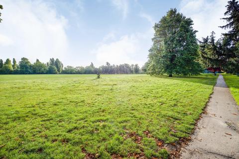 9 Park View, New Malden, KT3 4AZ