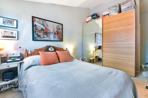 32 Kerwick Close, London, N7 9DJ