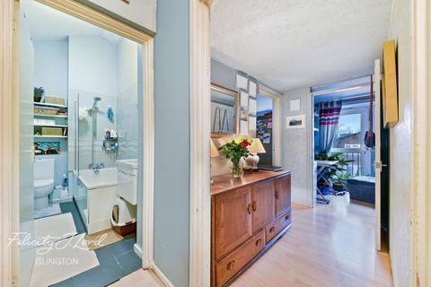 32 Kerwick Close, London, N7 9DJ