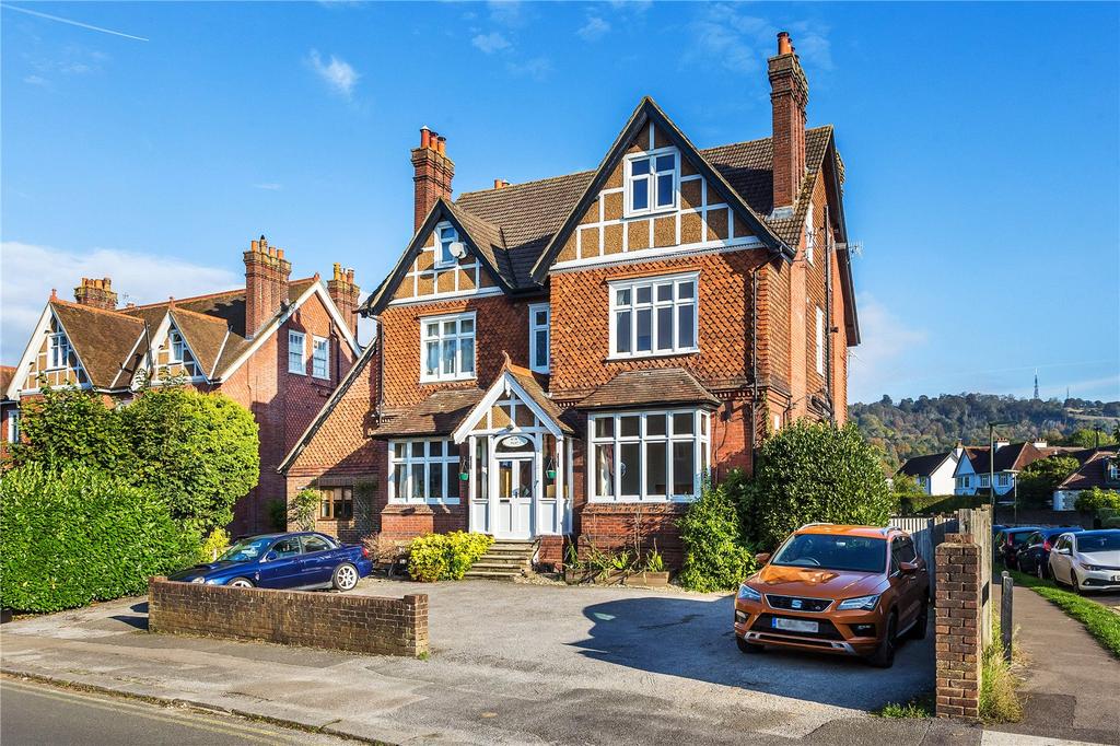 Somers Road, Reigate, Surrey, RH2 1 bed apartment £275,000