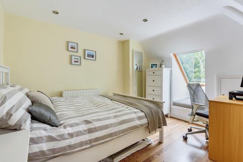 53 Princes Road, Weybridge, KT13 9BT