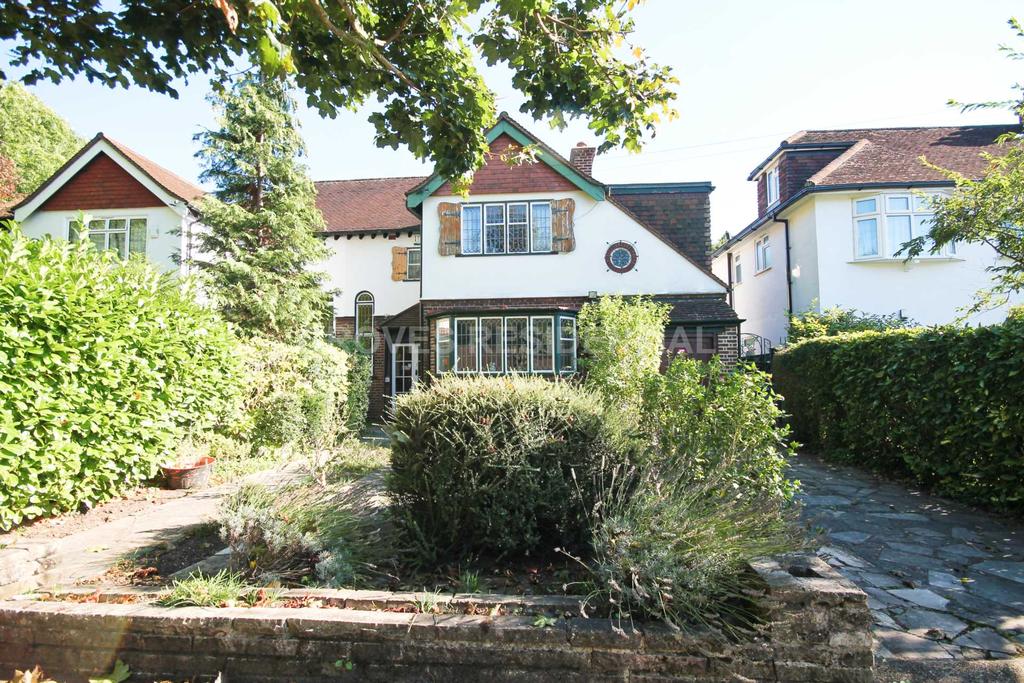 Cambridge Avenue, New Malden 4 bed semidetached house £1,125,000