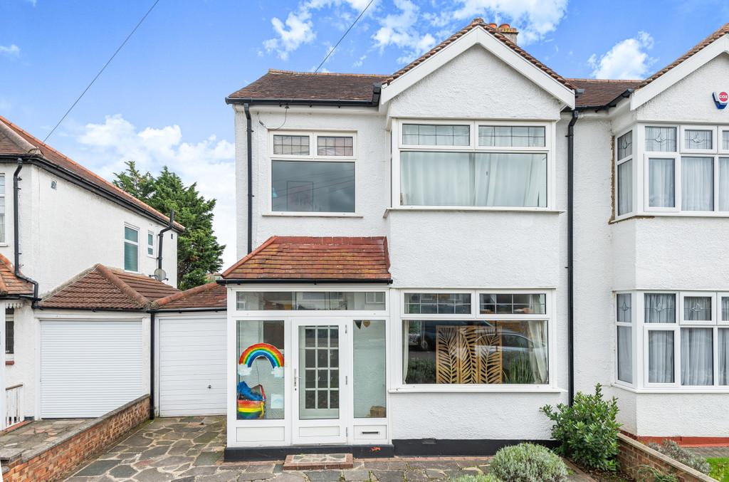 Mervyn Avenue, New Eltham, SE9 3 bed semidetached house £575,000