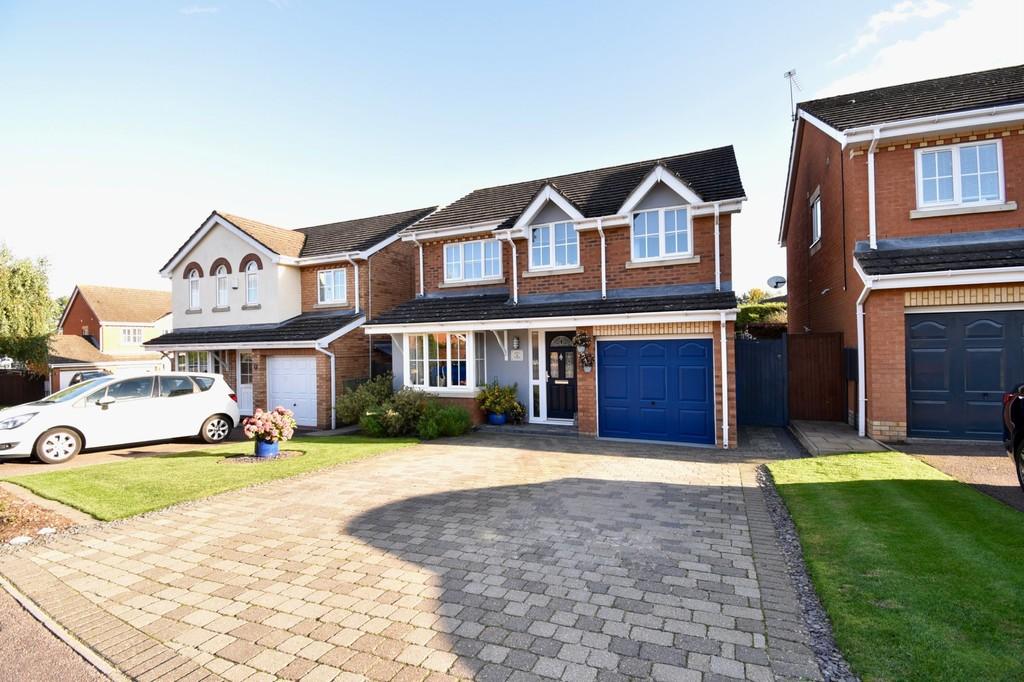 Jackdaw Close, Stevenage 4 bed detached house £550,000