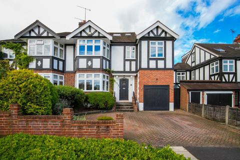 81 Worcester Crescent, Woodford Green, IG8 0LT