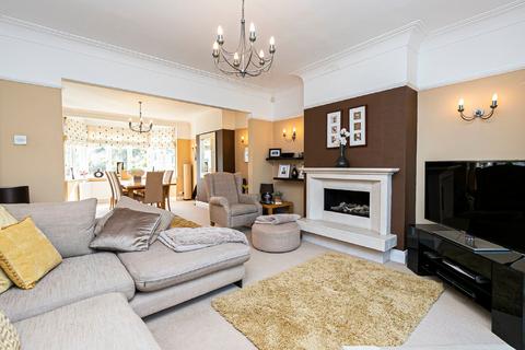 81 Worcester Crescent, Woodford Green, IG8 0LT