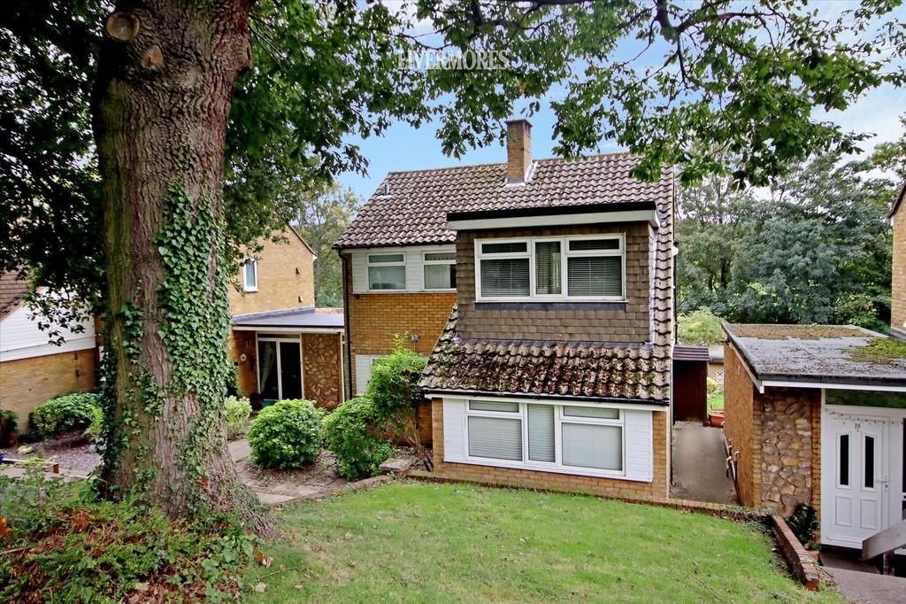 Monks Orchard, Dartford 4 bed link detached house £500,000