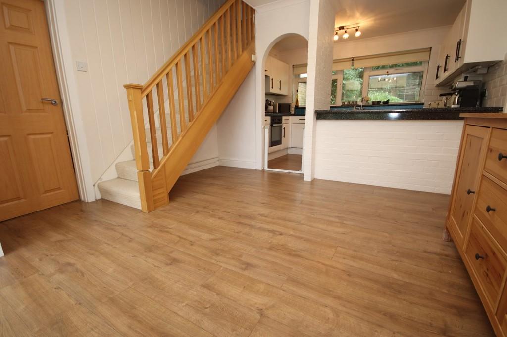 Monks Orchard, Dartford 4 bed link detached house £500,000