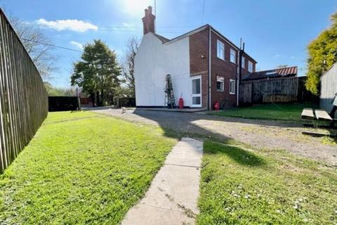 3 bedroom semi-detached house for sale - STEWTON LANE, LOUTH