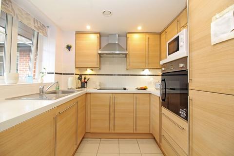 1 bedroom retirement property for sale, Limpsfield Road, Sanderstead, Surrey