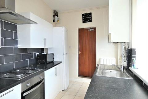 1 bedroom flat to rent, Ground Floor Flat, Victoria Street, Hartshill, Stoke-on-Trent, ST4 6EH