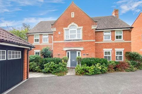 5 bedroom detached house for sale - GLASTONBURY (Enjoying a quiet tranquil setting)