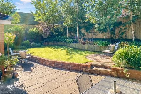 5 bedroom detached house for sale - GLASTONBURY (Enjoying a quiet tranquil setting)
