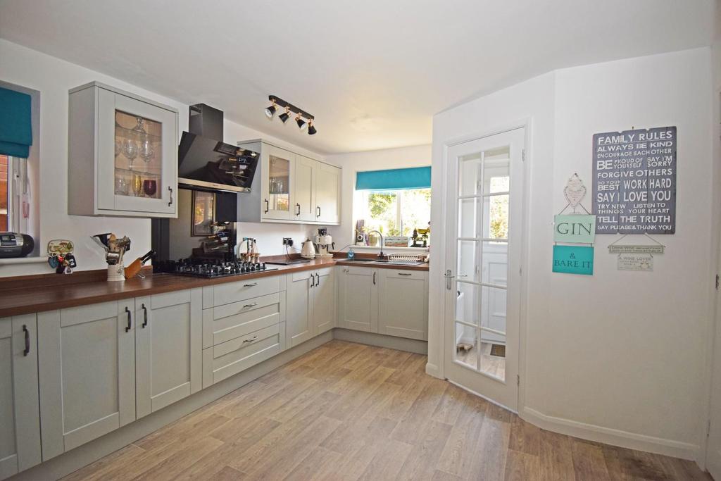 53 Pear Tree Way, kitchen a.jpg