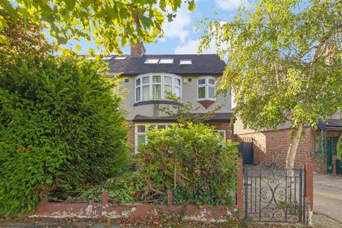 18 Heath Drive, London, SW20 9BG