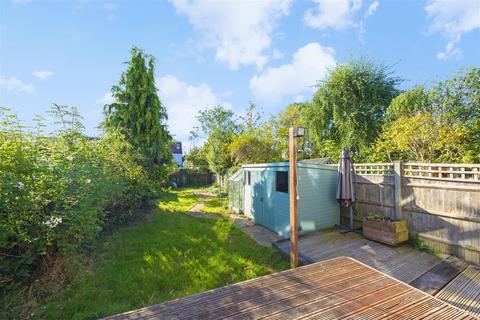 18 Heath Drive, London, SW20 9BG