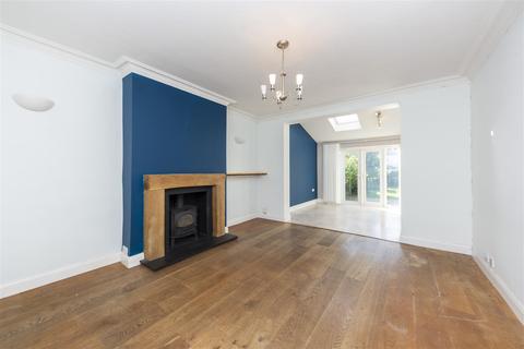18 Heath Drive, London, SW20 9BG