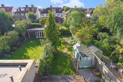 18 Heath Drive, London, SW20 9BG