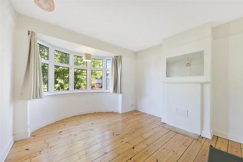 18 Heath Drive, London, SW20 9BG