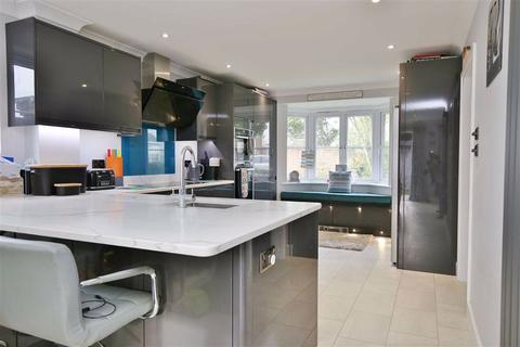 13 Brickmakers Meadows, Platt, Sevenoaks, TN15 8NQ
