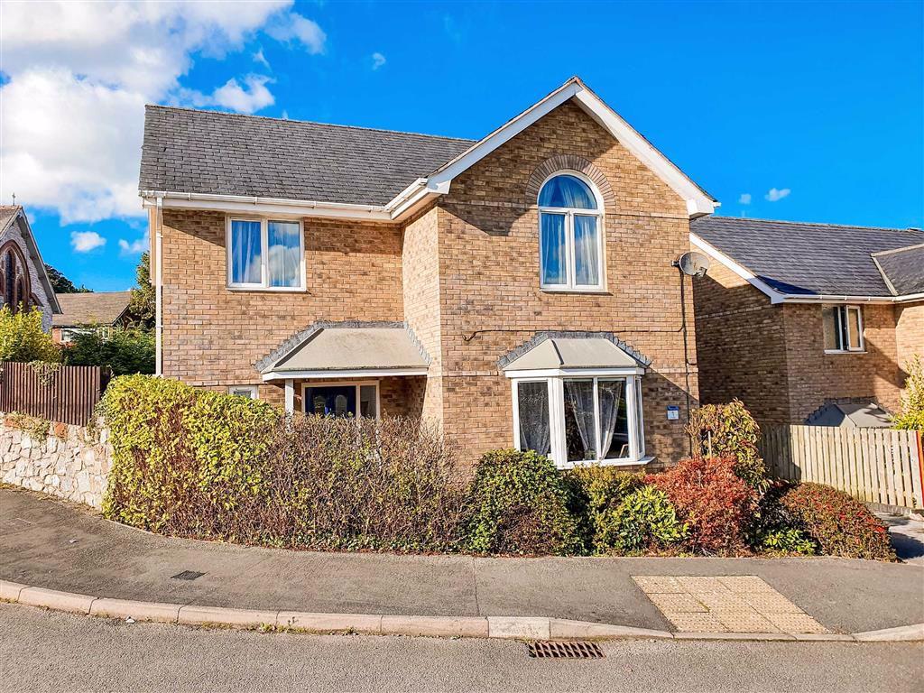 Yr Aber, Holywell, Flintshire, CH8 4 bed detached house £280,000
