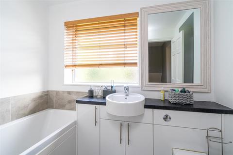 1 Hambro Close, East Hyde, Luton, LU2 9QA
