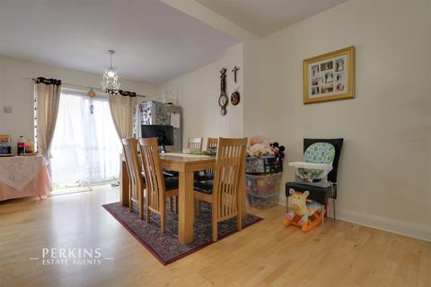 3 Westbury Avenue, Southall, UB1 2UX