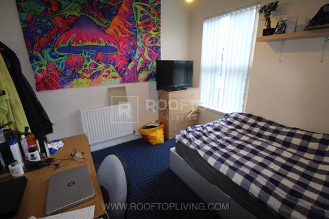 7 bedroom house to rent, Chestnut Avenue, Leeds LS6