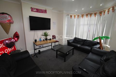 8 bedroom house to rent, St. Michaels Villas, Leeds LS6