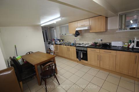 8 bedroom house to rent, St. Michaels Villas, Leeds LS6