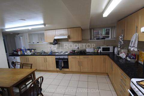 8 bedroom house to rent, St. Michaels Villas, Leeds LS6