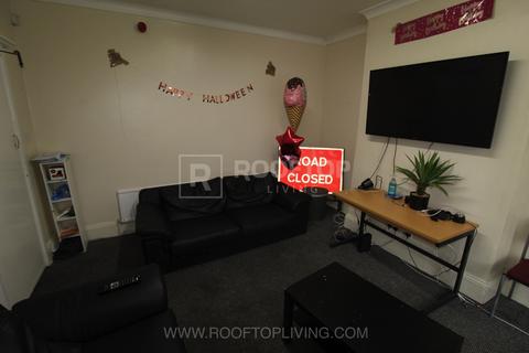 8 bedroom house to rent, St. Michaels Villas, Leeds LS6