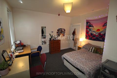 8 bedroom house to rent, St. Michaels Villas, Leeds LS6