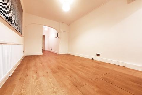 2 bedroom ground floor flat to rent - St Helens Road, Westcliff-on-sea, Southend-on-sea SS0 7LF