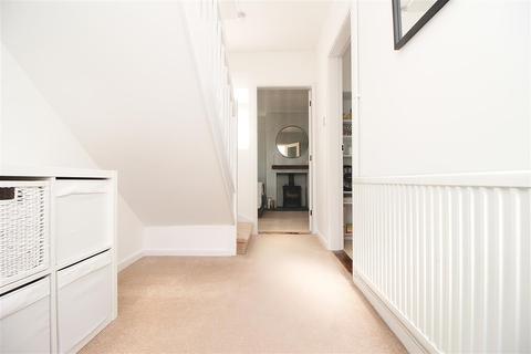 15 Highfields, Bentley, Ipswich, IP9 2BP