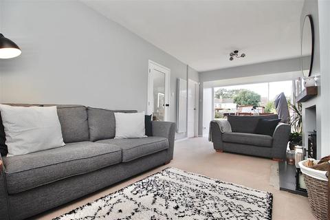 15 Highfields, Bentley, Ipswich, IP9 2BP