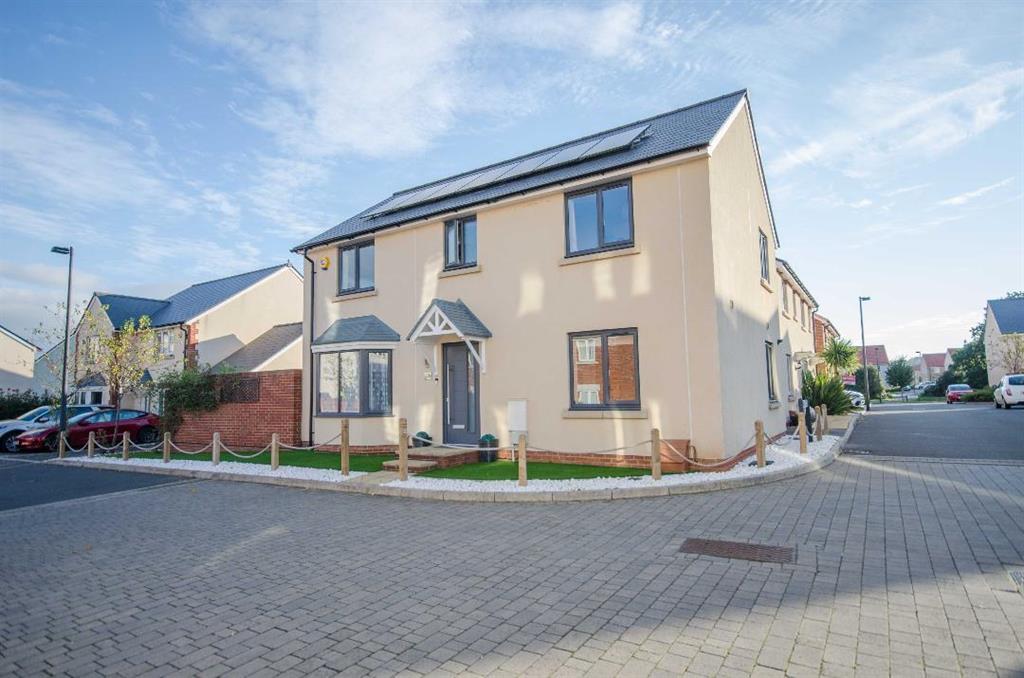 Pear Tree Way, Lyde Green, Bristol... 4 bed detached house £460,000