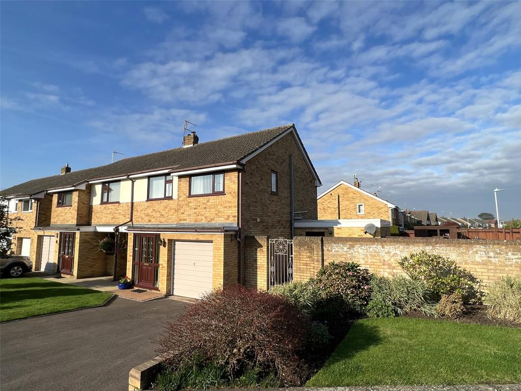 Pinemount Road, Hucclecote... 3 bed semidetached house £340,000