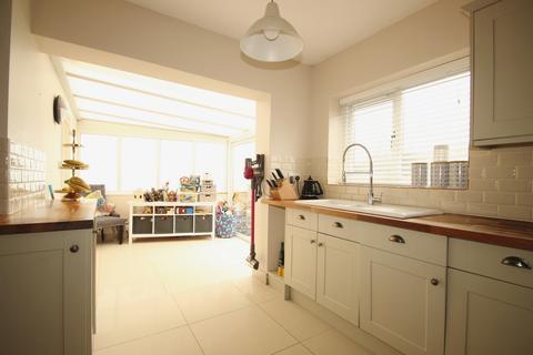102 Glentrammon Road, Orpington, BR6 6DH