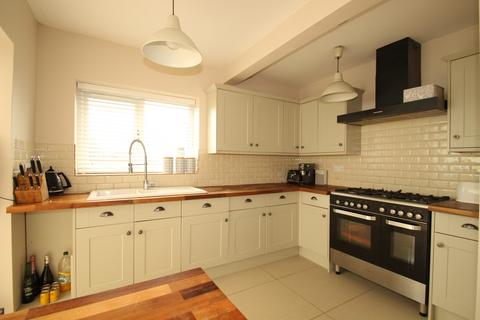 102 Glentrammon Road, Orpington, BR6 6DH