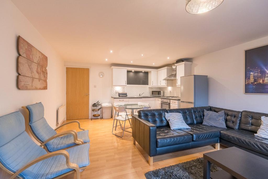 Lounge / Kitchen Alt