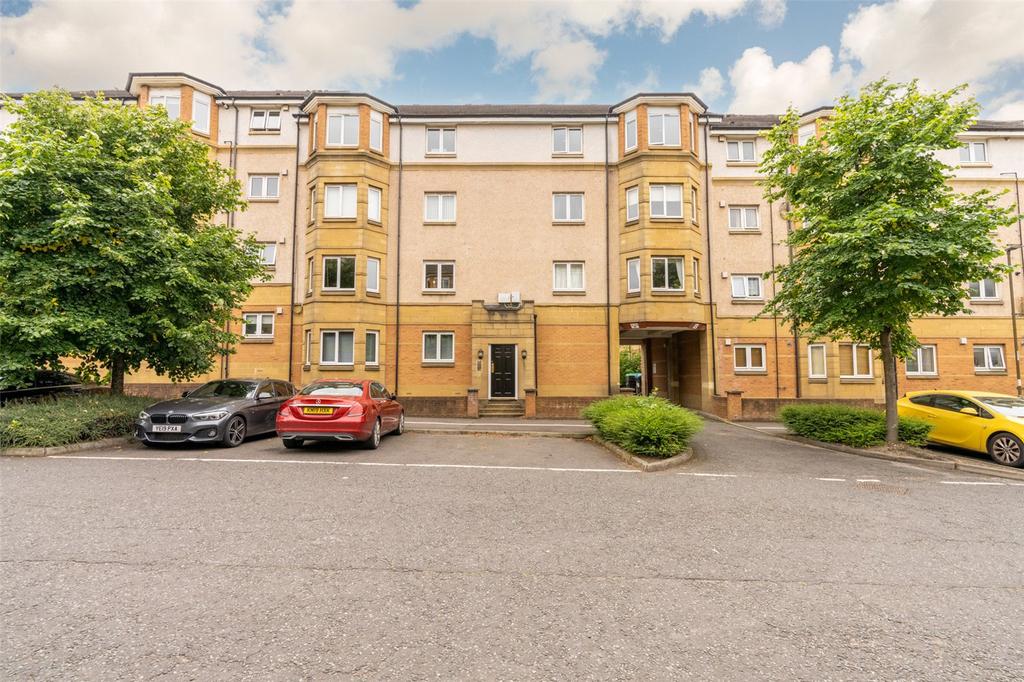 1/6 Easter Dalry Drive, Edinburgh, EH11 2 bed flat £235,000