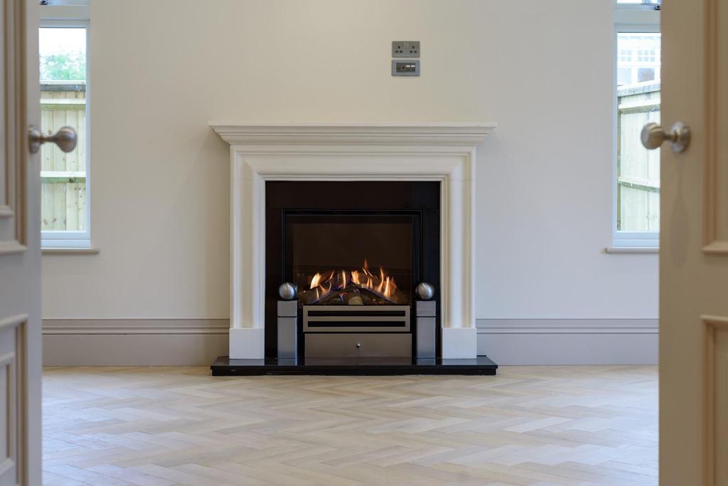 Woodland Grove, Weybridge, KT13 4 bed detached house £2,000,000