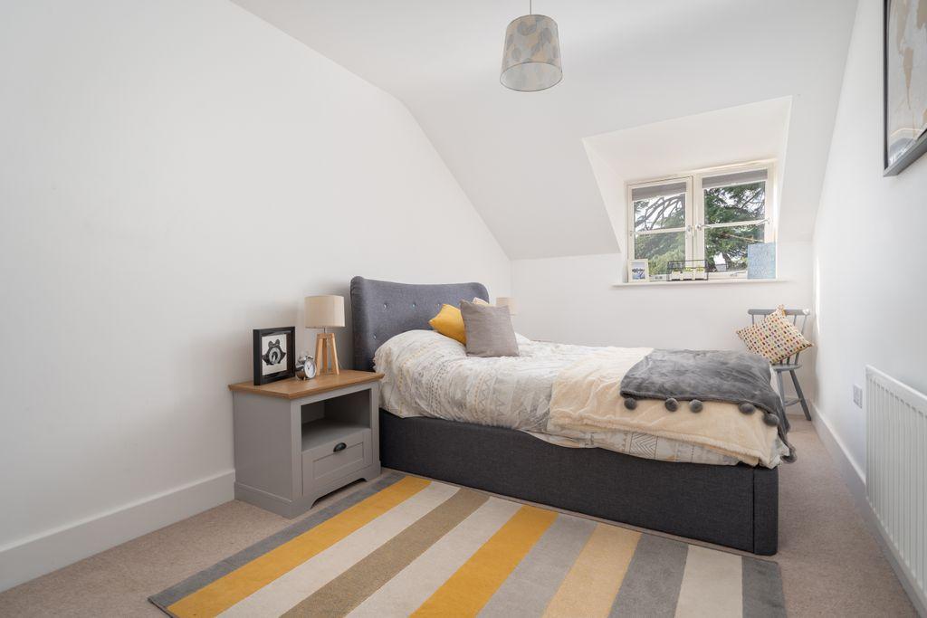 Bedroom 2 (Double)